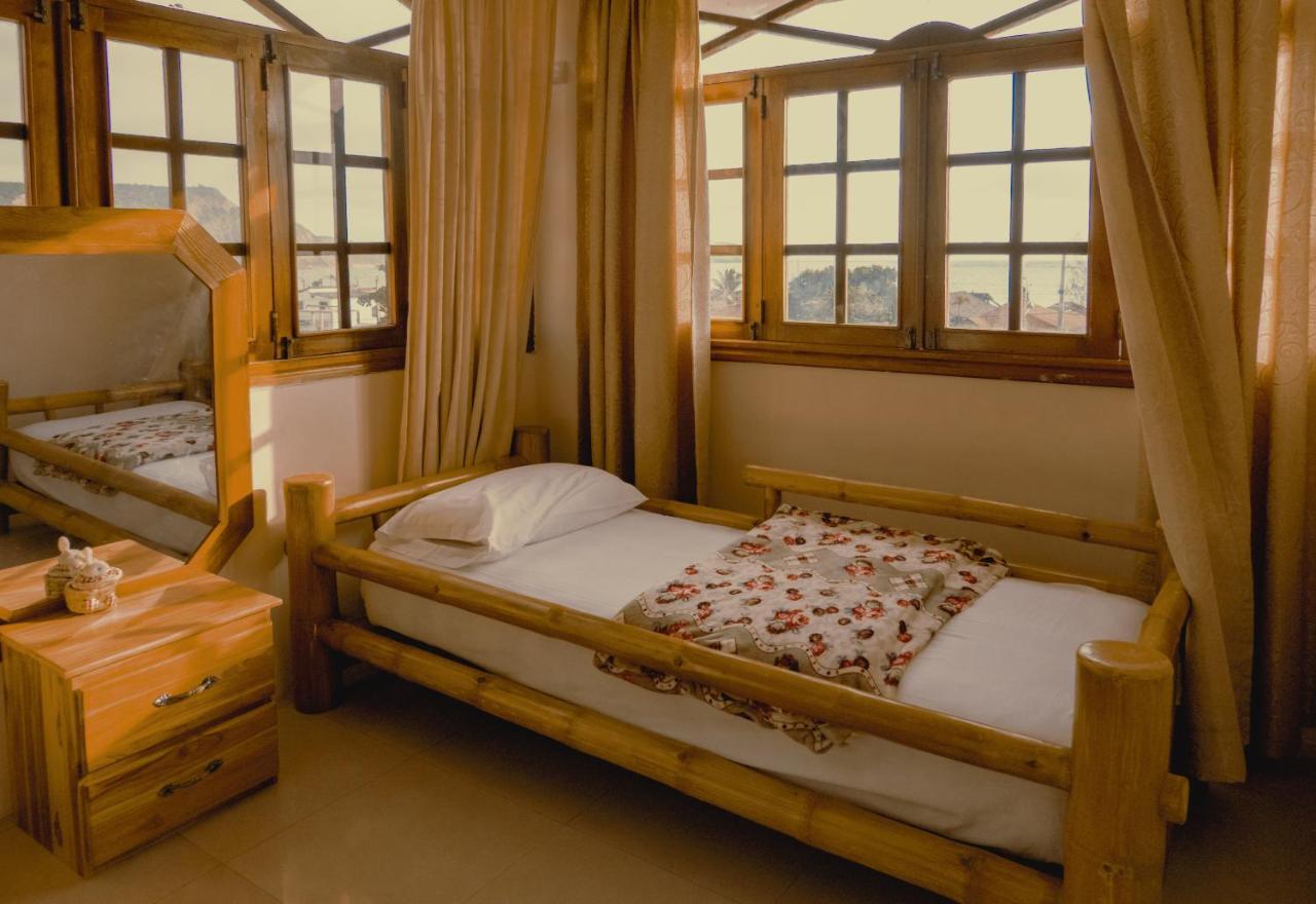 Hostal Poseidon Puerto Cayo Εξωτερικό φωτογραφία