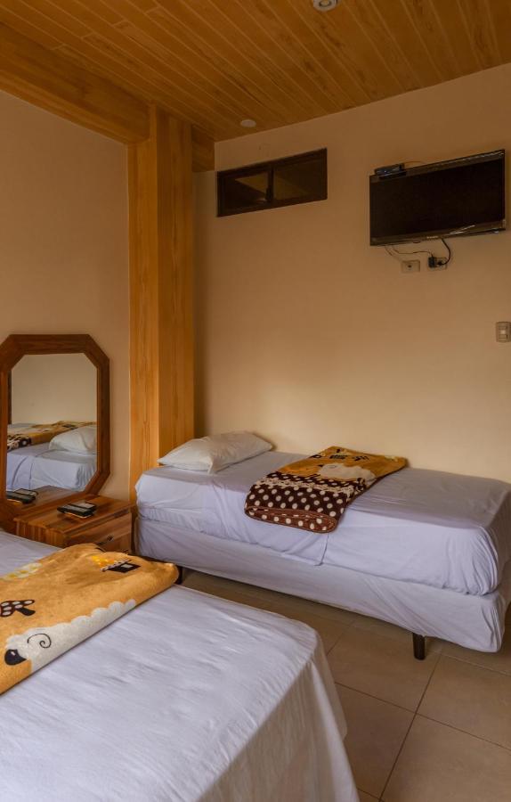 Hostal Poseidon Puerto Cayo Εξωτερικό φωτογραφία